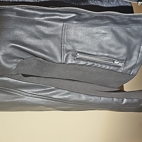 Black leather jacket - Picture 9 of 13